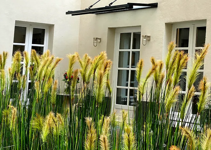 Hotel La Lanterne & Spa By Timhotel Paris